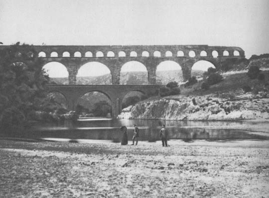 Pont du gard blizu nîmesa