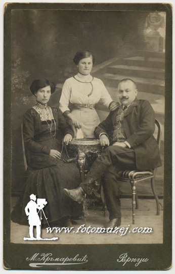 Porodica (autor Milan Krčmarević)