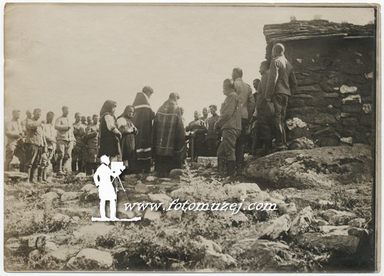 Parastos izginulim borcima, Grunište 1917. godine (autor Milan Vukašinović)