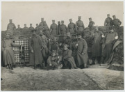 Srpski oficiri i vojnici na položaju