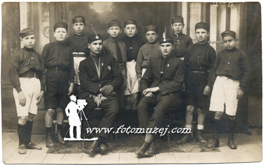Sokolski podmladak (autor Milan Bunuševac)