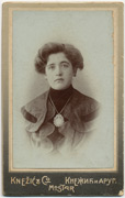Gospođa sa medaljonom