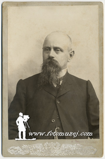 Muškarac s bradom u građanskom odelu (autor Avram Ćirić)
