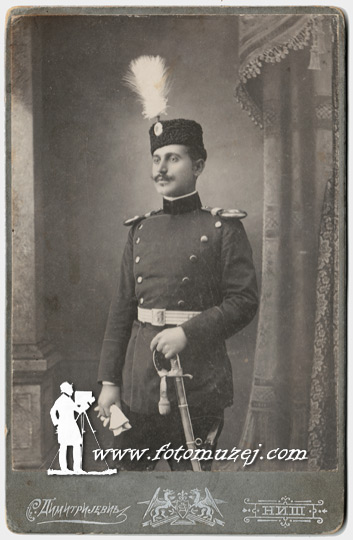 Oficir u paradnoj uniformi (autor Spira Dimitrijević)