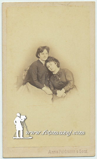 Dve sestre (autor Ana Feldman)