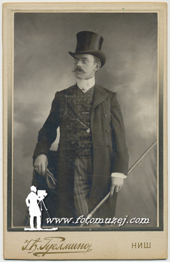 Gospodin sa cilindrom (autor Josif Guelmino)