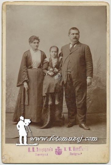 Bračni par sa ćerkom (autor Mihailo Mihajlović)