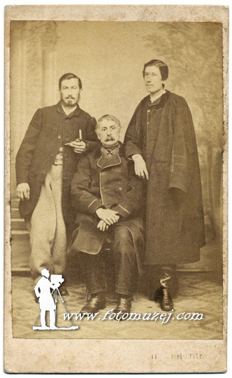 Otac sa sinovima (autor Panta Hristić)