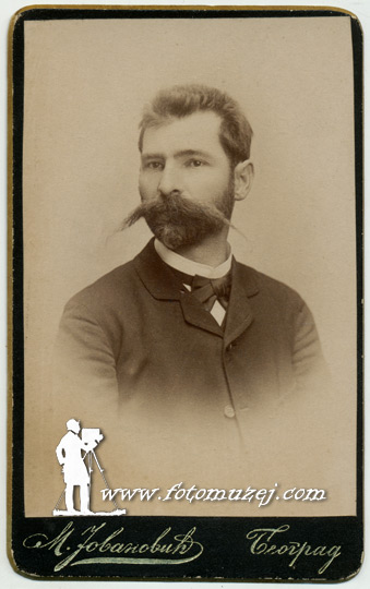Gospodin sa brkovima (autor Milan Jovanović)