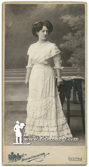 Gospodja u beloj haljini (autor Milan Jovanović)