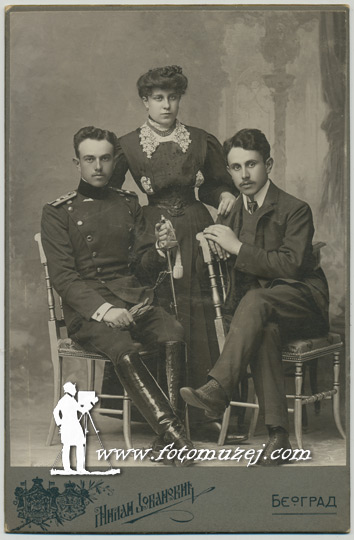 Sestra sa braćom (autor Milan Jovanović)