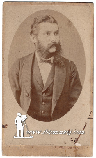 Muškarac sa bradom i brkovima (autor Petar Jovanović)