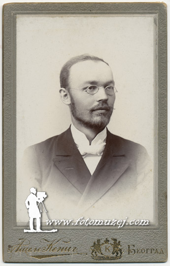 Dušan R. Dimić student filozofije (Atelje Kenig)
