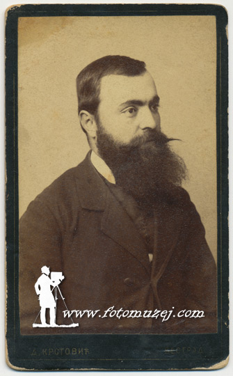 Muškarac sa brkovima i bradom (autor Dimitrije Krstović)