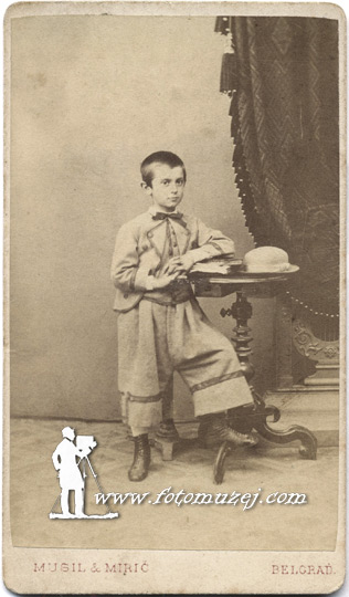 Dečak M. Petrović (autor Rikard Musil)