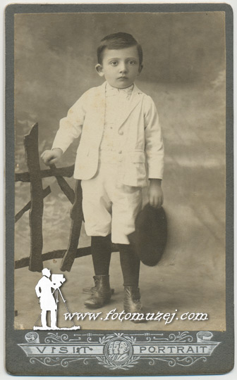 Dečak sa kapom (autor Sotir Mihajlović)