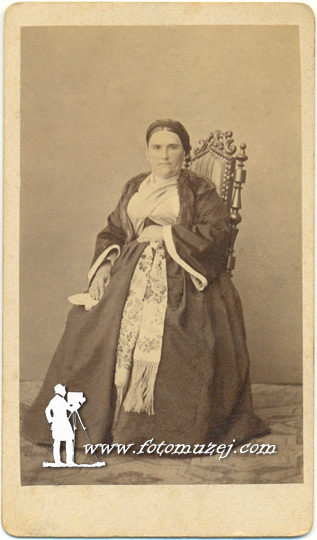 Starija žena u građanskoj nošnji (autor S. Adler)