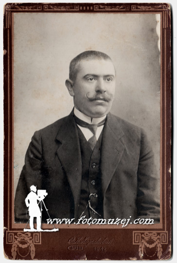 Muškarac sa brkovima (autor Sotir Nedeljković)