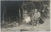 Komadant Moravske divizije Panta Grujić i načelnik štaba ppukovnik Pantelija Kurišić u logoru