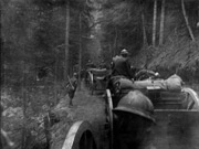 Na maršu kroz šumu poljska baterija diviziona konjičke artiljerije po izvršenom proboju Solunskog Fronta 1918. godine