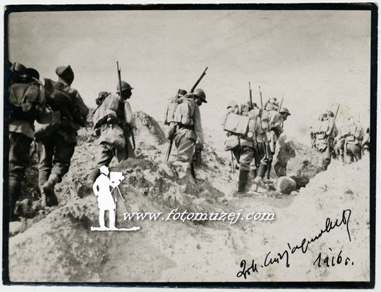 Preko granice u Srbiju, 1916. godine (autor Dragiša Stojadinović)