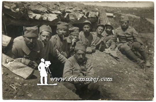 U rovu na Dobrom Polju, 1917. godine (autor Nepoznati Autor)