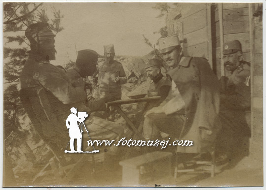 U štabu XXIII puka sa pukovnikom Plazinom kod pukovnika Vijorovića, 1917.g. (autor V. Vuković)