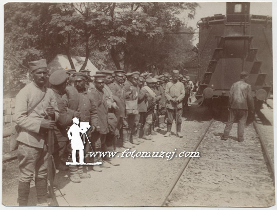 Bugarski zarobljenici sa Ostrovskih položaja, 1916.g. (autor V. Vuković)