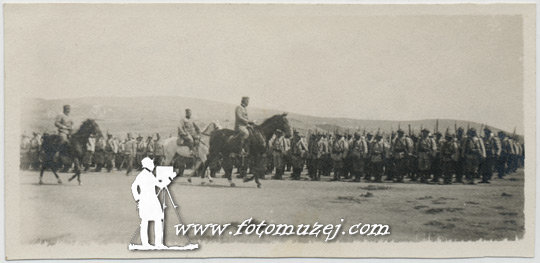 Pregled pionira u Zahardži pred polazak na položaj, 1916.g. (autor V. Vuković)