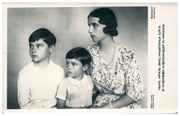 Knjeginja Olga sa decom Aleksandrom i Nikolom Karađorđević