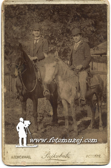 Dvojica muškaraca na konjima (autor Mileta Rajković)