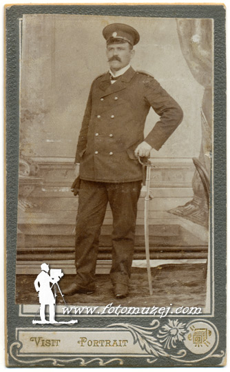 Policijski činovnik (autor Milan Stojanović)