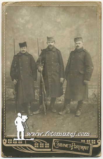 Tri ratna druga (autor M. Živković)